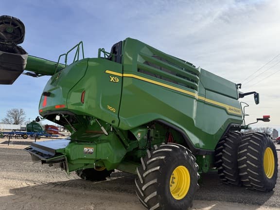 Image of John Deere X9 1100 equipment image 4