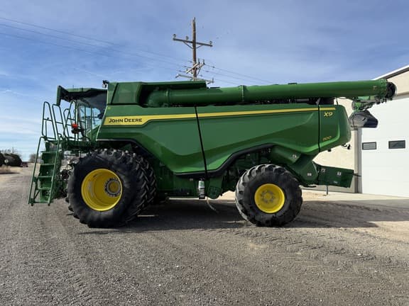 Image of John Deere X9 1100 equipment image 1
