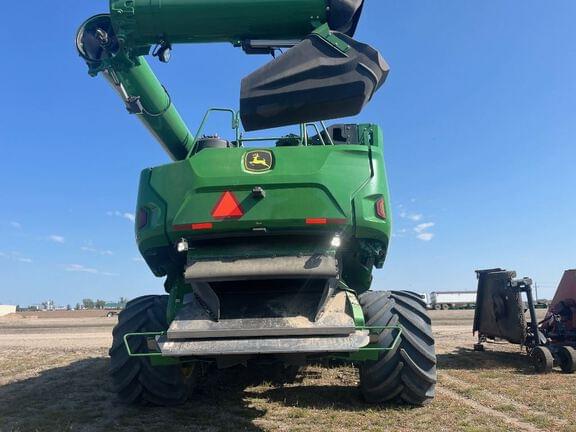 Image of John Deere X9 1100 equipment image 2