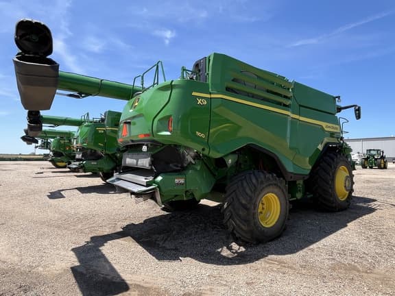 Image of John Deere X9 1100 equipment image 3