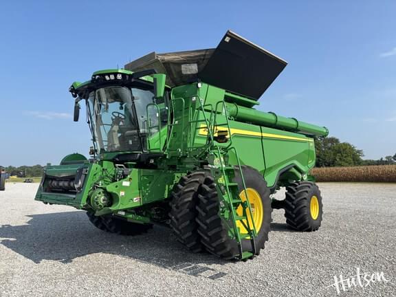 Image of John Deere X9 1100 equipment image 1
