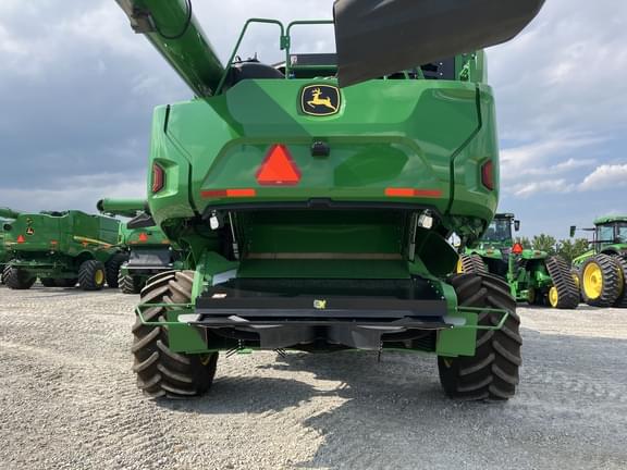 Image of John Deere X9 1100 equipment image 4