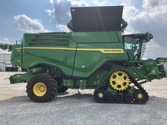 Image of John Deere X9 1100 equipment image 2