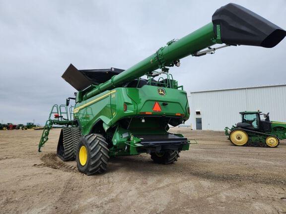 Image of John Deere X9 1100 equipment image 2