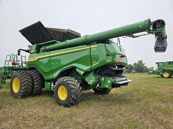 Image of John Deere X9 1100 equipment image 4