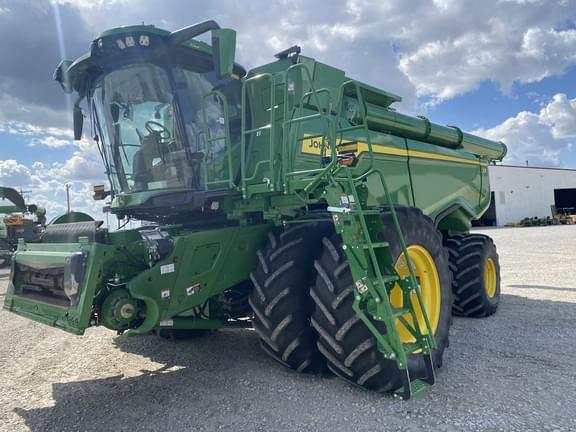 Image of John Deere X9 1100 equipment image 1