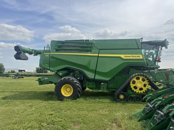 Image of John Deere X9 1100 equipment image 3