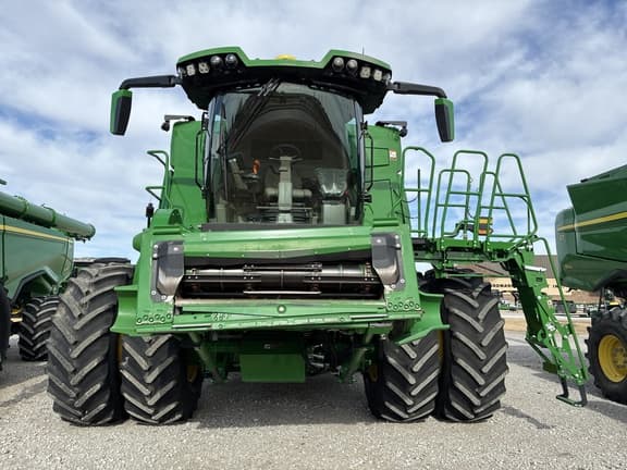 Image of John Deere X9 1100 equipment image 1
