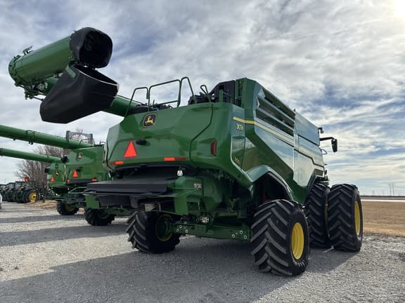 Image of John Deere X9 1100 equipment image 3