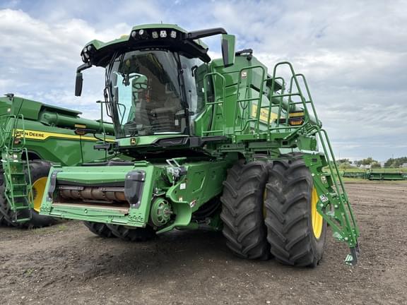 Image of John Deere X9 1100 equipment image 1