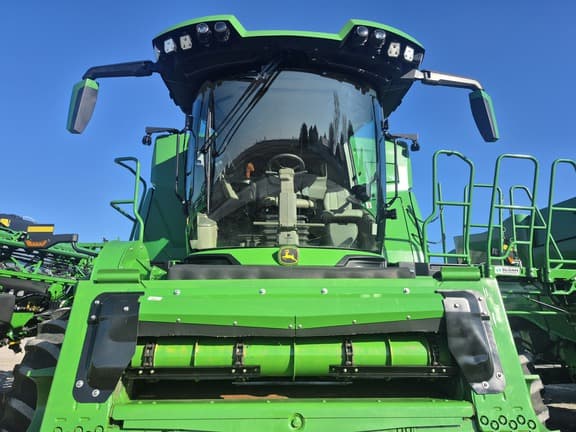 Image of John Deere X9 1100 equipment image 4