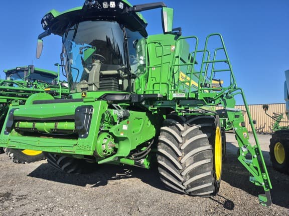 Image of John Deere X9 1100 equipment image 1