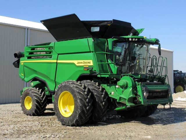 Image of John Deere X9 1100 equipment image 1