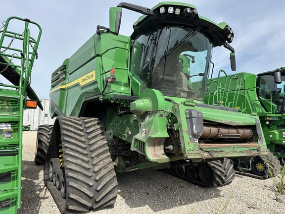2024 John Deere X9 1100 Equipment Image0