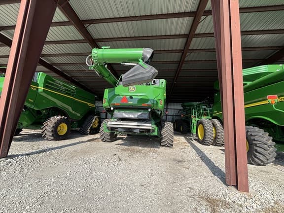 Image of John Deere X9 1100 equipment image 4