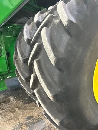 Image of John Deere X9 1100 equipment image 1