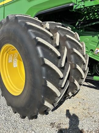 Image of John Deere X9 1100 equipment image 4