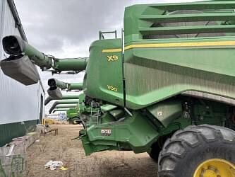 Image of John Deere X9 1100 equipment image 2