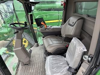 Image of John Deere X9 1100 equipment image 3