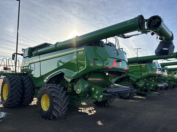 Image of John Deere X9 1100 equipment image 3