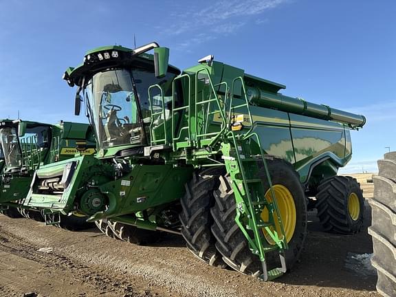Image of John Deere X9 1100 equipment image 1