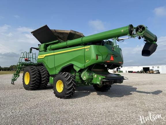 Image of John Deere X9 1100 equipment image 2