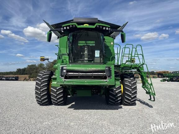 Image of John Deere X9 1100 equipment image 3