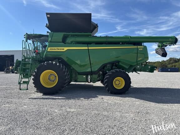 Image of John Deere X9 1100 equipment image 4