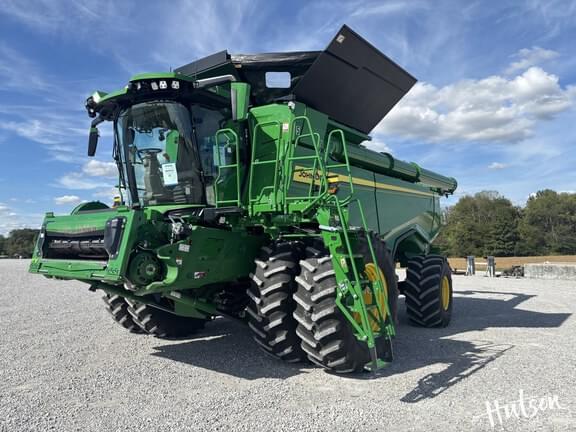 Image of John Deere X9 1100 equipment image 2
