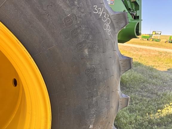 Image of John Deere X9 1100 equipment image 4