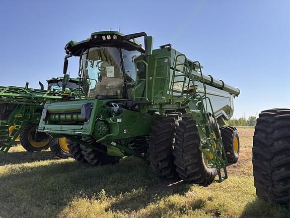 Image of John Deere X9 1100 equipment image 1