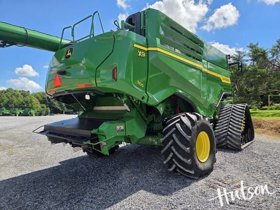 Image of John Deere X9 1100 equipment image 2