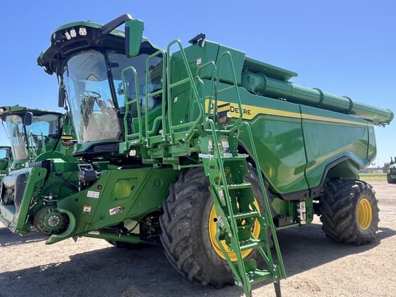 Image of John Deere X9 1100 equipment image 2