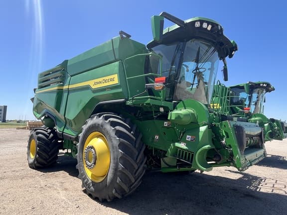 Image of John Deere X9 1100 equipment image 1