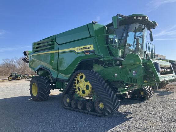 Image of John Deere X9 1100 equipment image 1