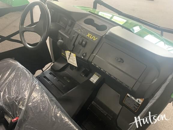 Image of John Deere XUV 560E equipment image 4