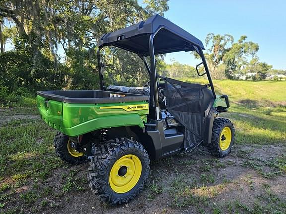 Image of John Deere XUV 560E equipment image 2