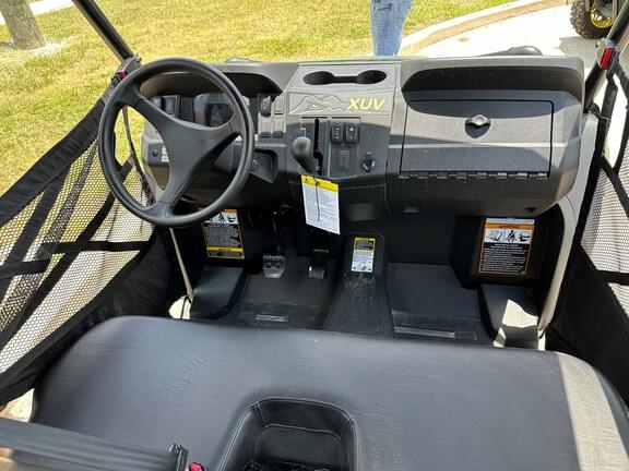 Image of John Deere XUV 590M S4 equipment image 4