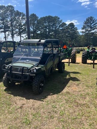 Image of John Deere XUV 825M equipment image 1
