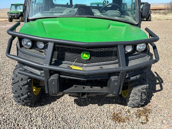 Image of John Deere XUV 835M equipment image 2