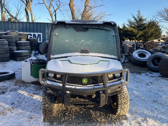 Image of John Deere XUV 835M equipment image 1