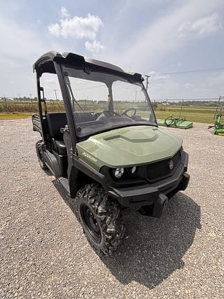 Image of John Deere XUV 835M equipment image 1