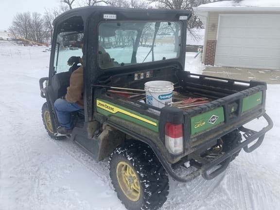 Image of John Deere XUV 835M equipment image 1