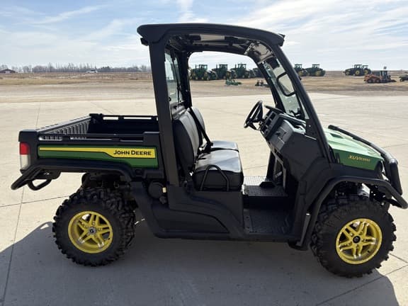 Image of John Deere XUV 835M equipment image 4