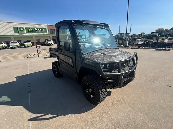 Image of John Deere XUV 835M equipment image 3