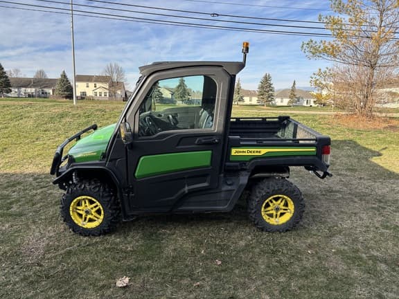 Image of John Deere XUV 835M equipment image 3