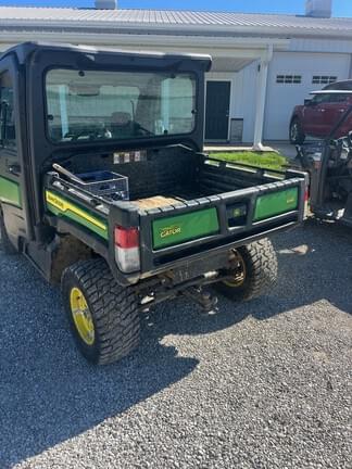 Image of John Deere XUV 835M equipment image 2