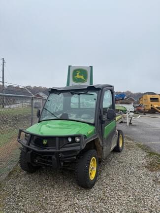 Image of John Deere XUV 835M equipment image 1
