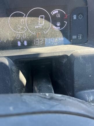 Image of John Deere XUV 835M equipment image 3