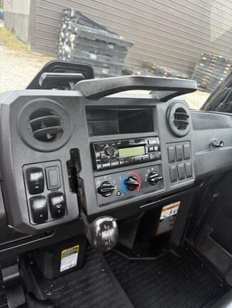 Image of John Deere XUV 835M equipment image 3
